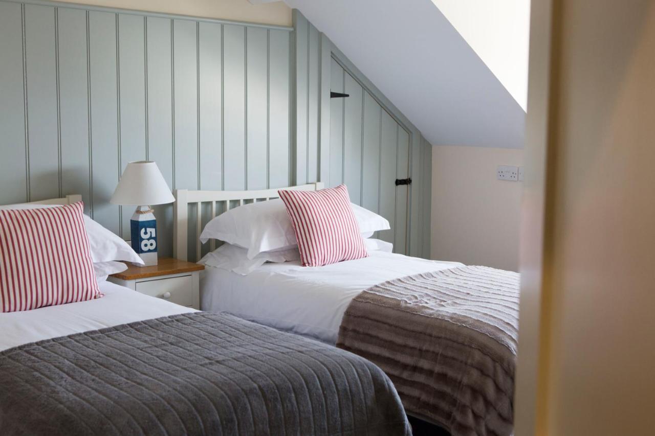 Seacroft Guest house 4*